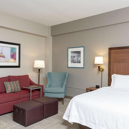 Hampton Inn Indianapolis Downtown Across From Circle Centre Exterior foto