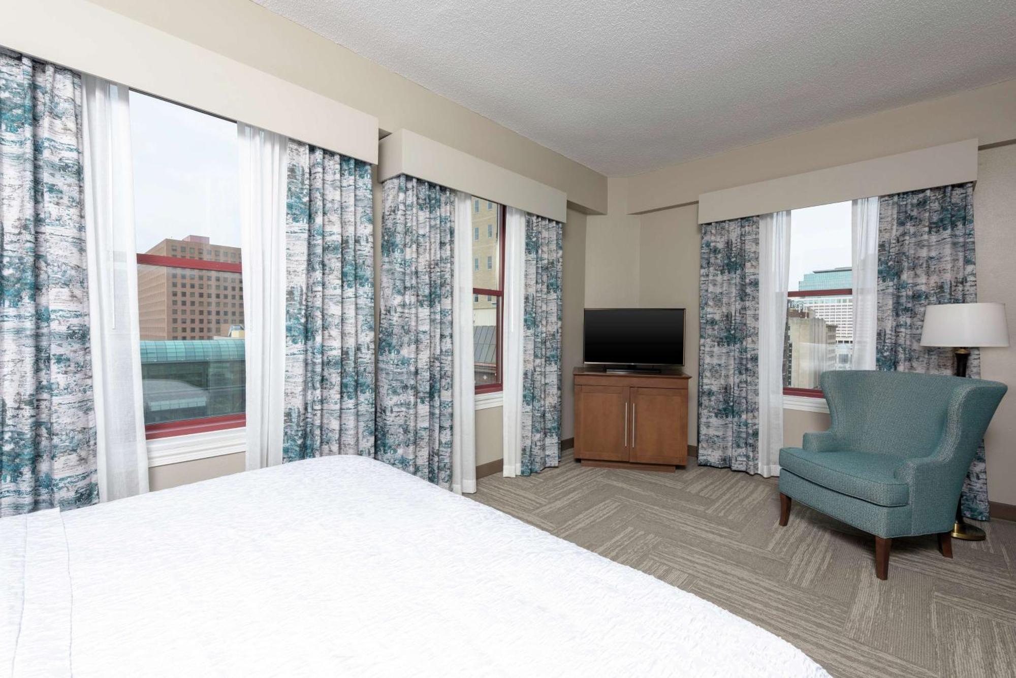 Hampton Inn Indianapolis Downtown Across From Circle Centre Exterior foto