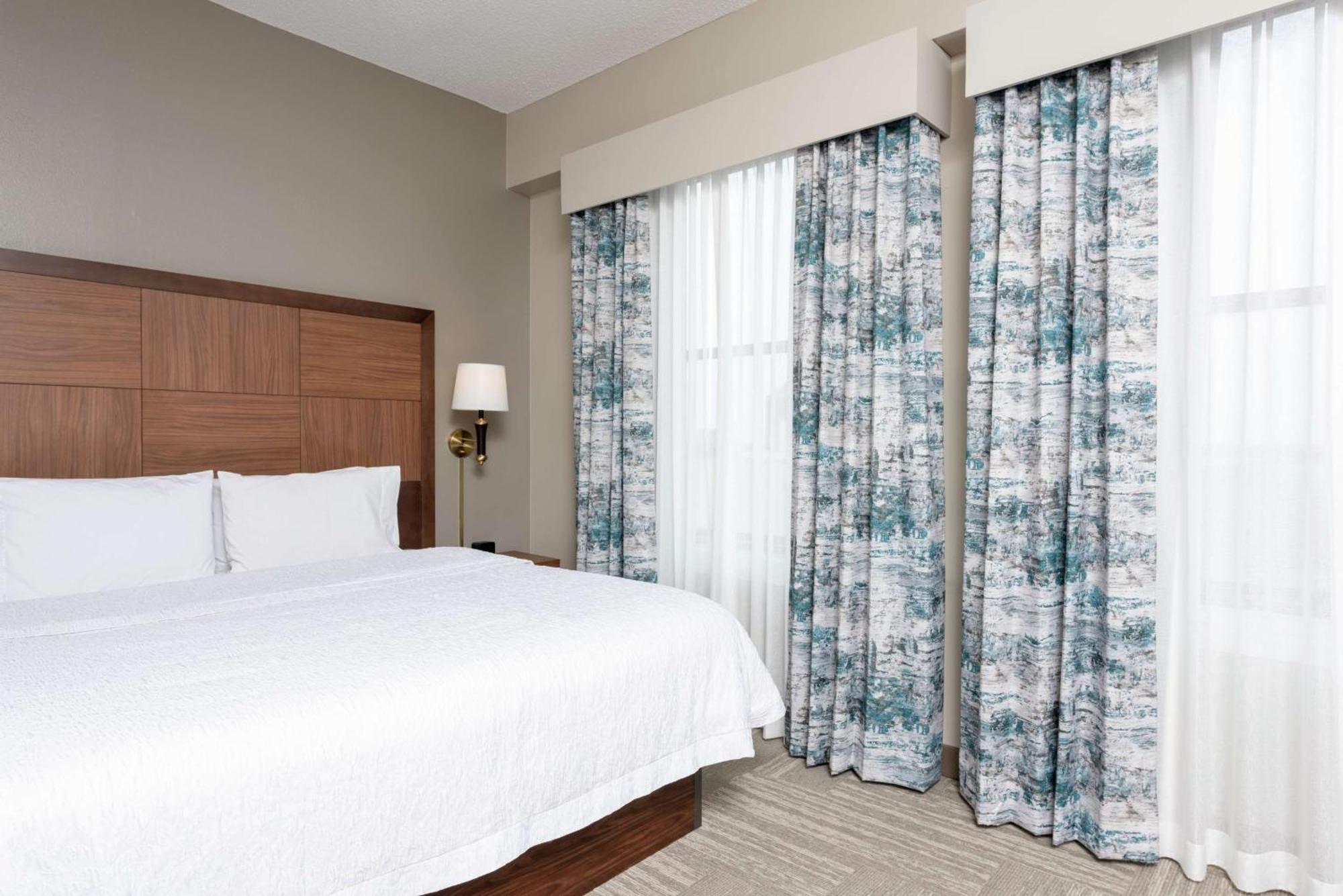 Hampton Inn Indianapolis Downtown Across From Circle Centre Exterior foto